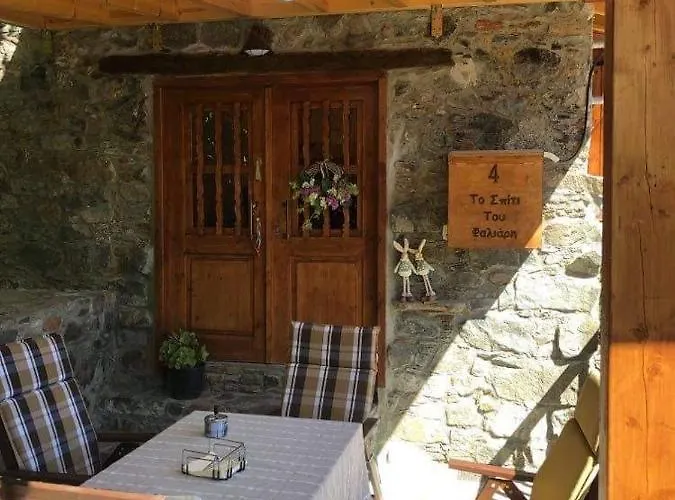 To Spiti Tou Faliari Lägenhet